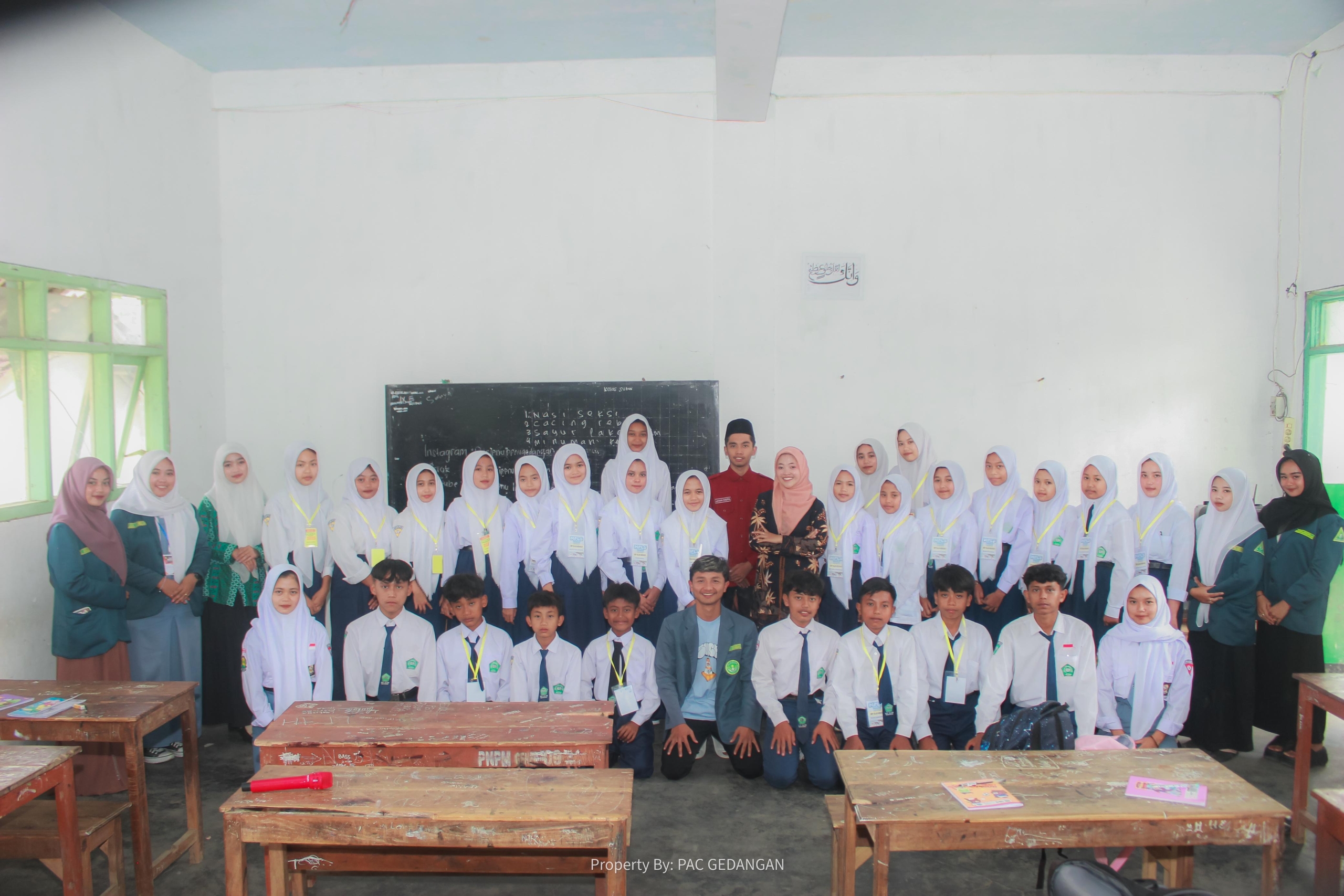 PAC IPNU & IPPNU Gedangan Kenalkan Organisasi Pelajar kepada Siswa Baru SMP Islam Gedangan dalam MPLS 2025